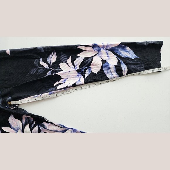 Calvin Klein Performance Floral Leggings, Flowers Black Cropped Pants - Picture 4 of 5